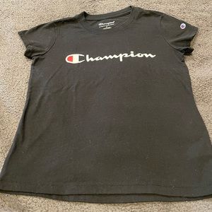 Champion Girls T-shirt in Black with logo size Medium